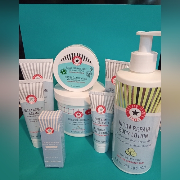 First Aid Beauty Skincare Set